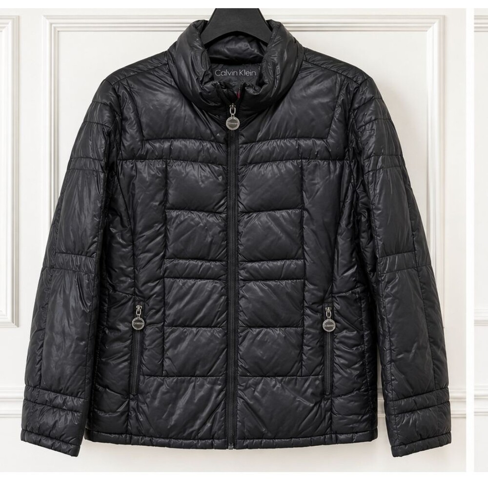 Calvin Klein Women’s M Black Premium Down Packable Lightweight Puffer Jacket
